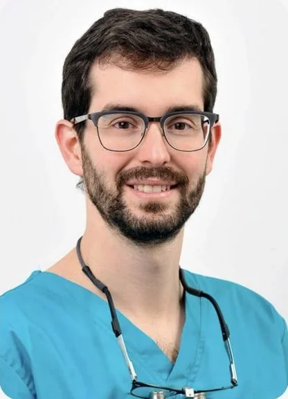 Dr. Javier Roldán